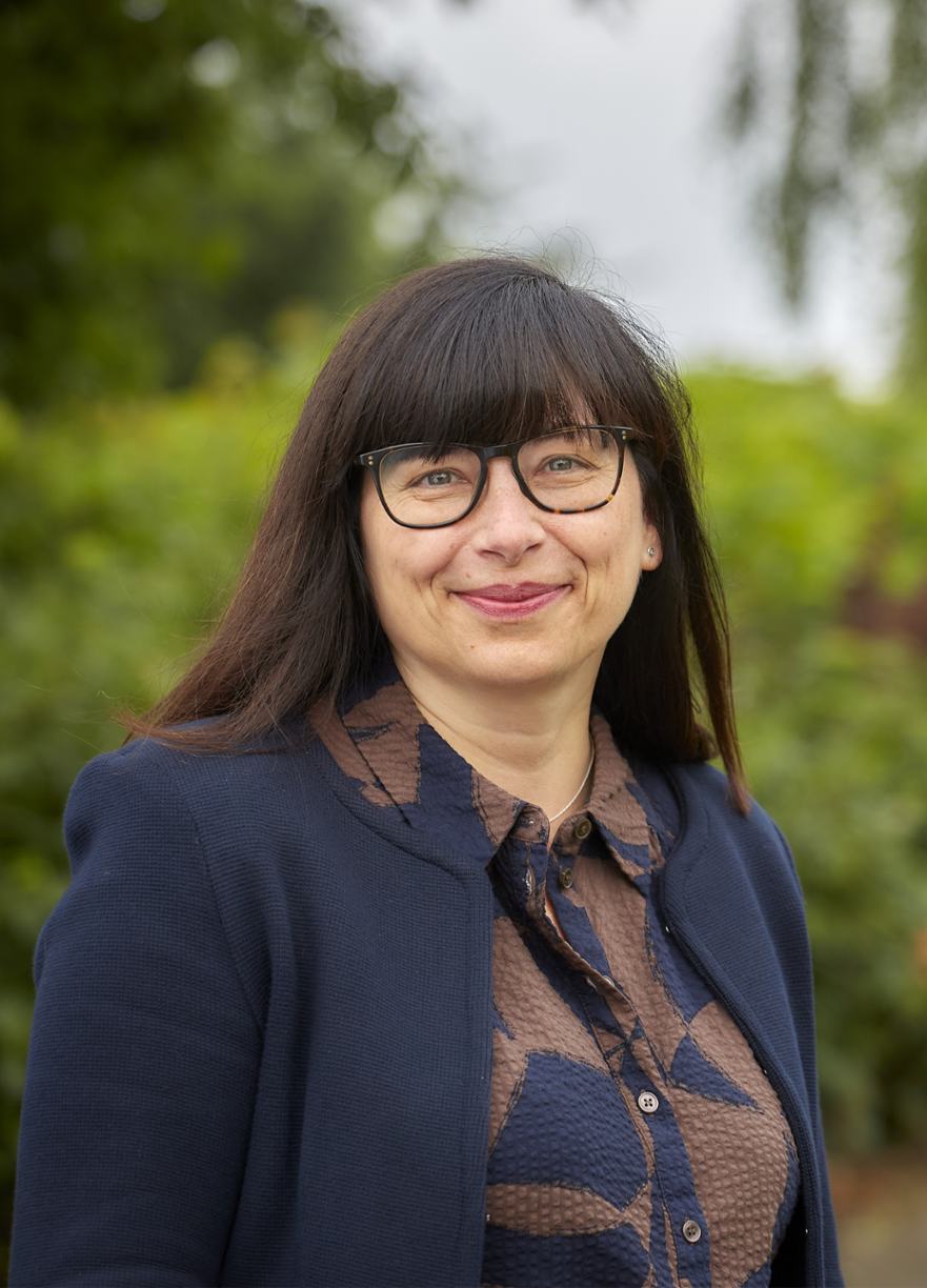 Claire Gordon